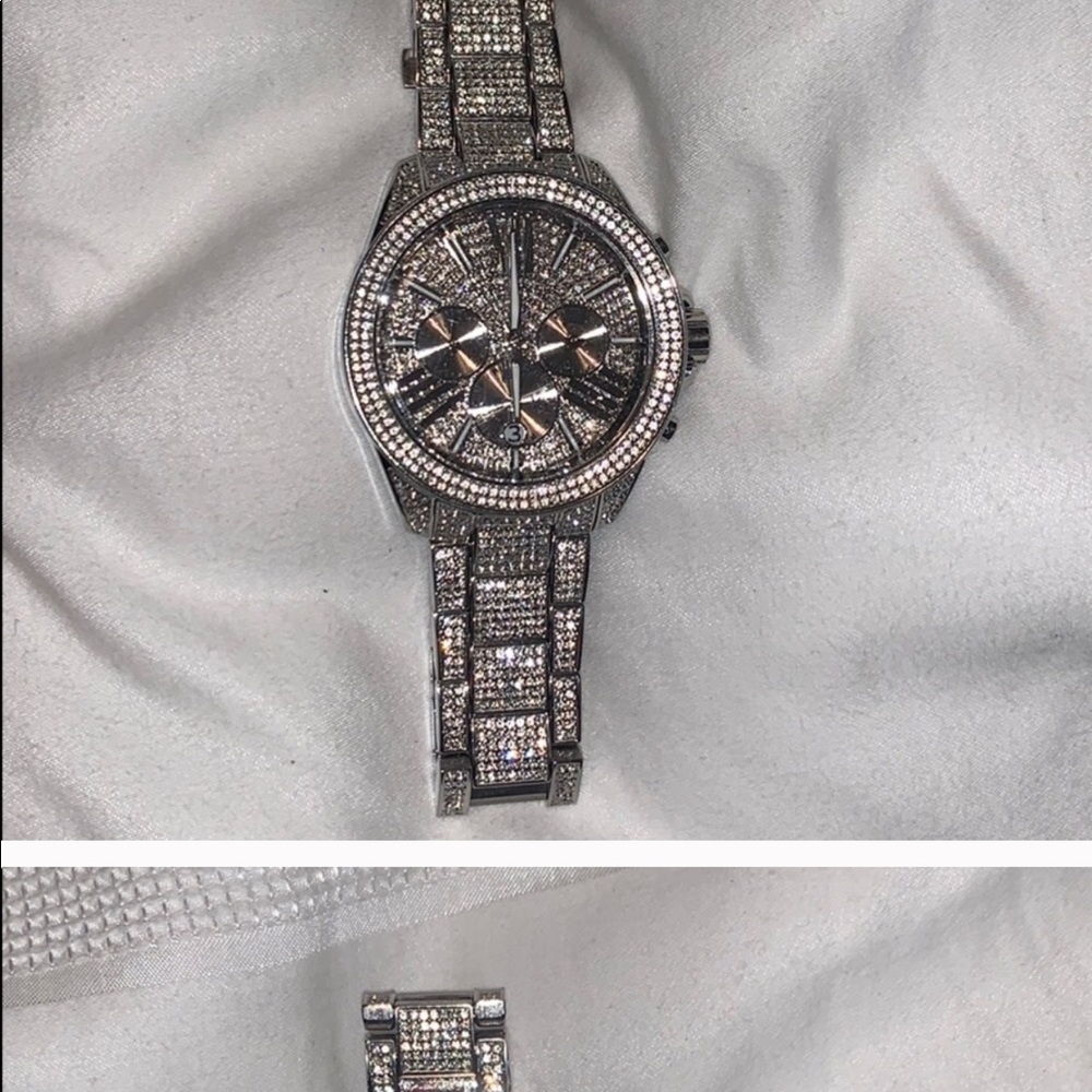 Iso I’ve been looking for this watch forever.Iso